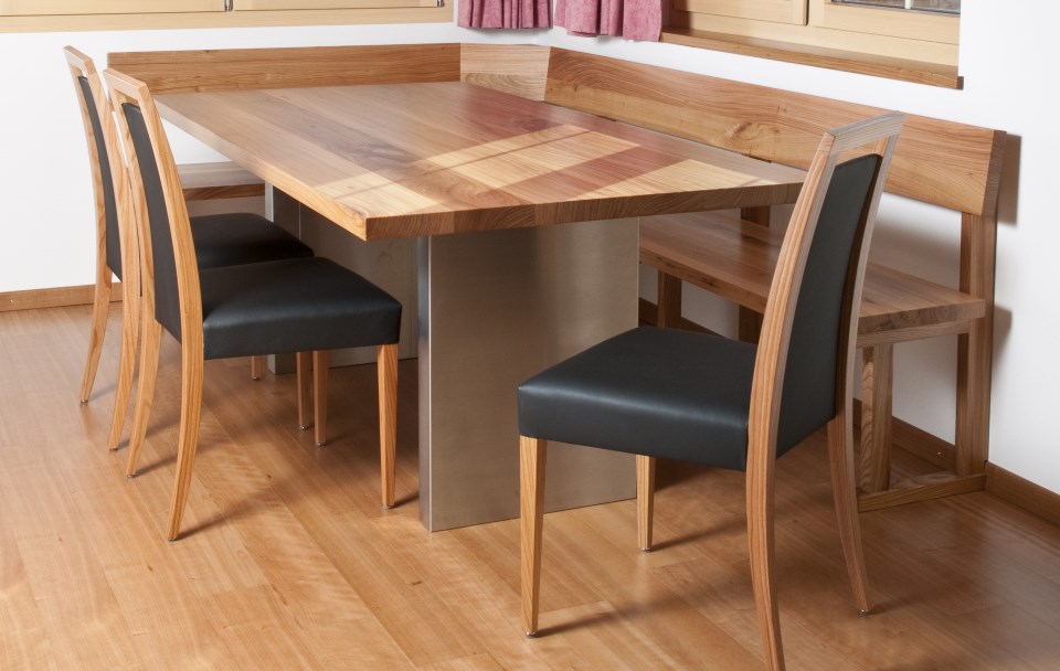 Eckbank mit Tisch SAYLO und Stuhl BRISE